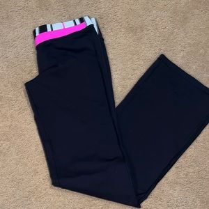 NWOT LuLulemon Women’s Black Flare Leggings Size 12